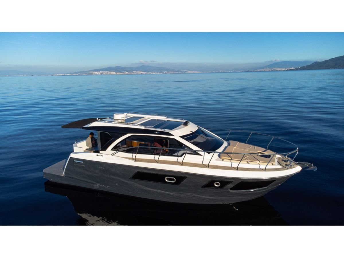 Grande Mare LA SERA GM 38 Modeli Uçak Gemisi’nde